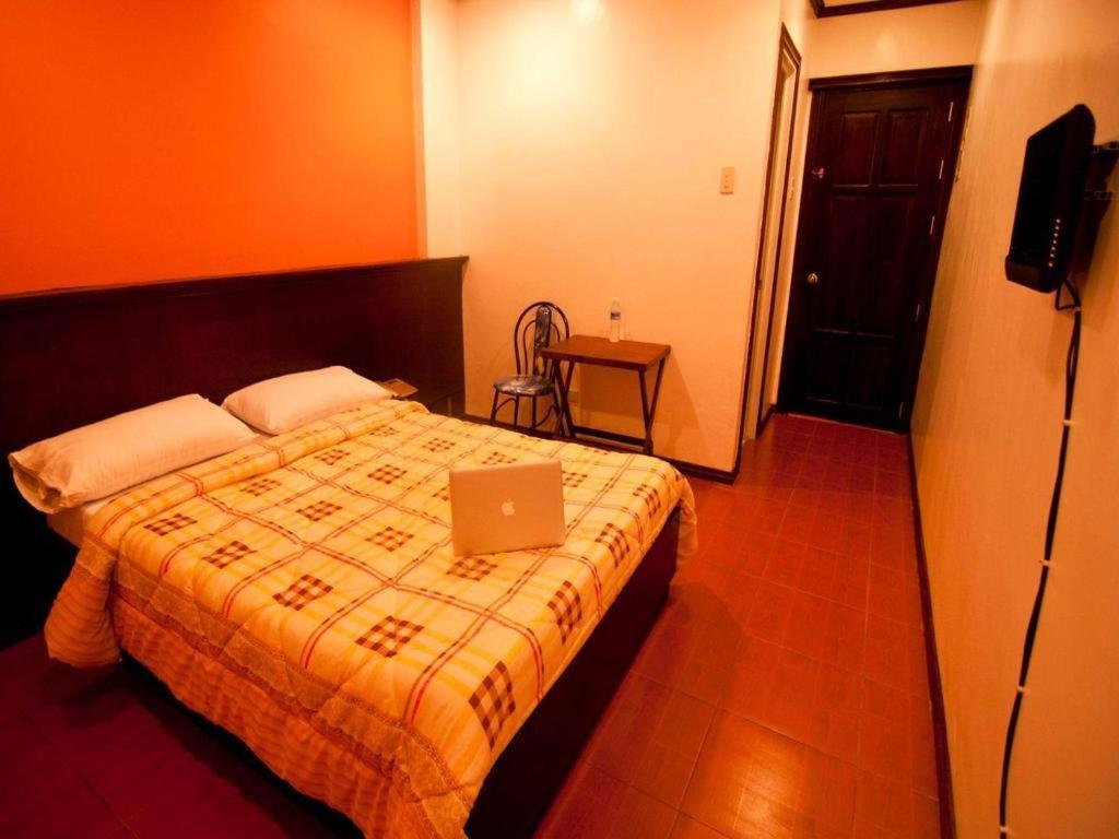 Asog County Hotel Iriga Exterior photo