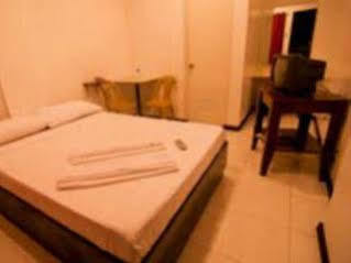 Asog County Hotel Iriga Exterior photo